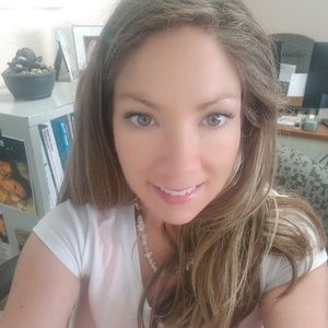 Meet your Posher, Desi